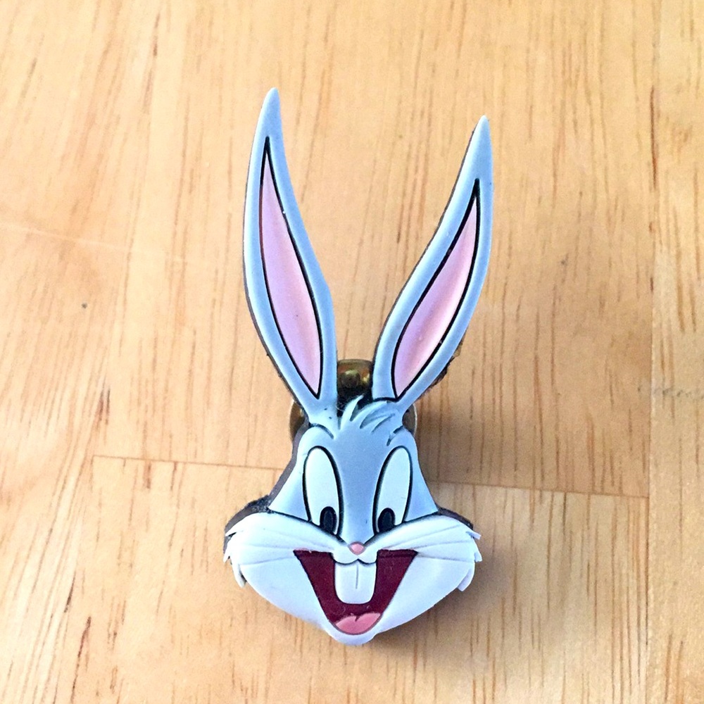 Bugs Bunny Looney Tunes rubber pin from Six Flags